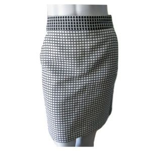 Banana Republic Skirts - Banana Republic Black and White Skirt Size 8 Banana Republic Skirts - Banana Republic Black and White Skirt Size 8